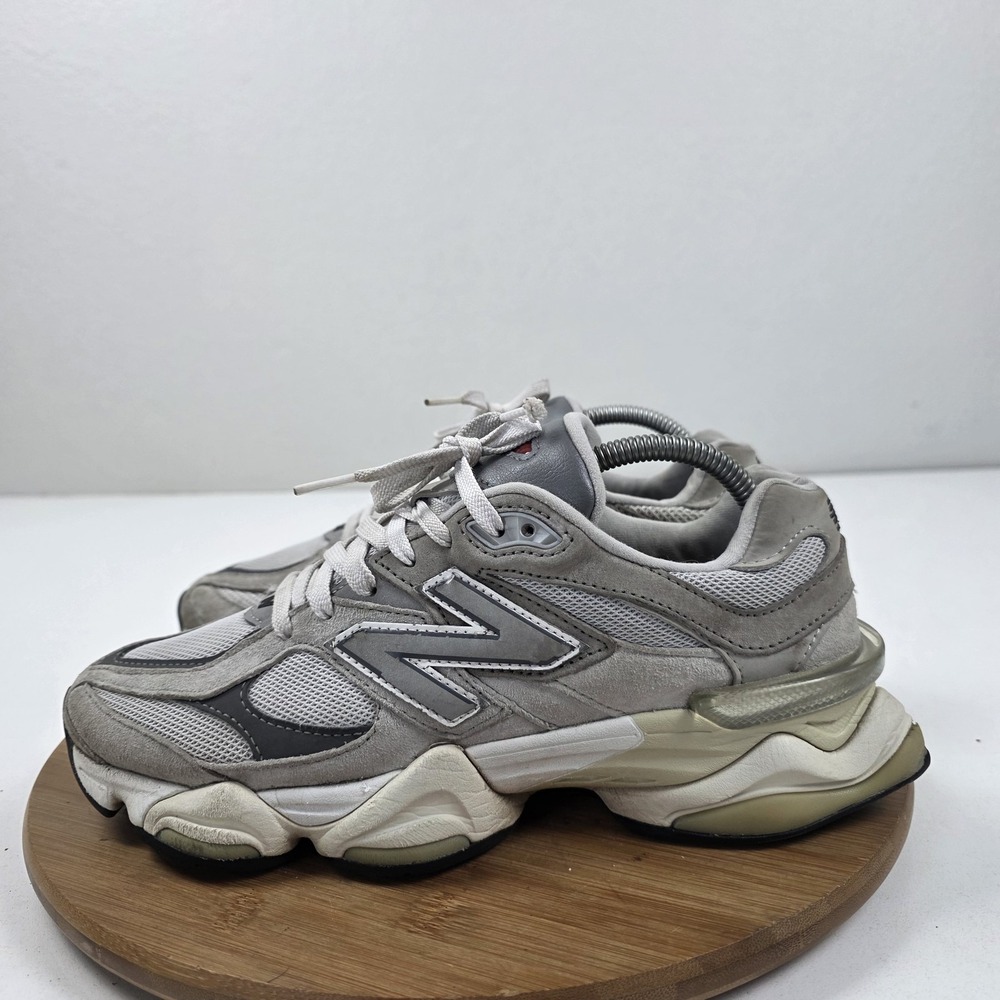 New Balance 9060 Shoes Mens Size 8 Gray Suede Mesh Cushioned Sneakers U9060GRY